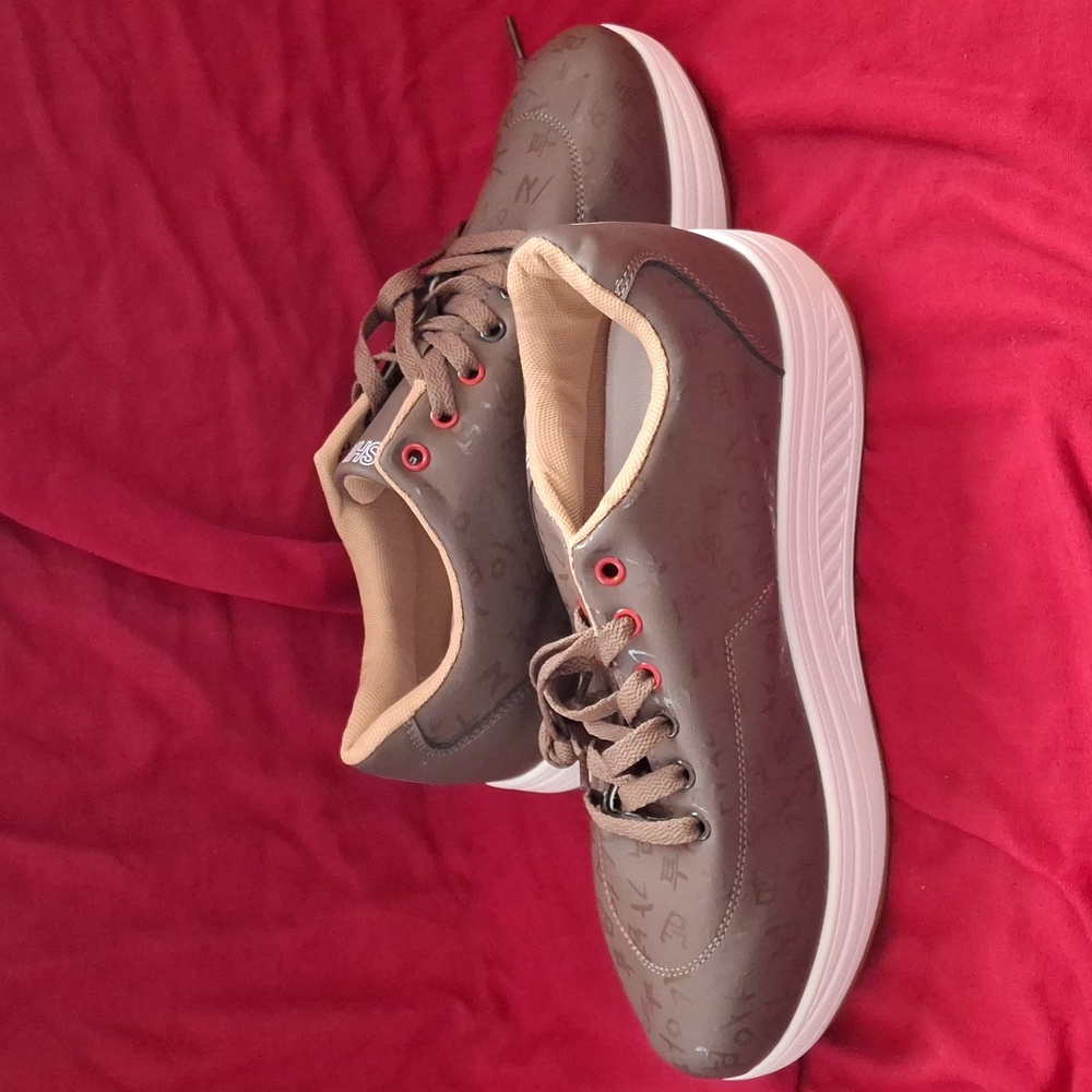 Stylish Brown Women's Sneakers